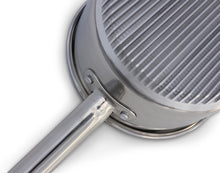 Load image into Gallery viewer, FRESHAIR™ RAPID BOIL 2 QT. STAINLESS STEEL SAUCE PAN, TIME-AND-ENERGY SAVING COOKWARE FOR GAS STOVE
